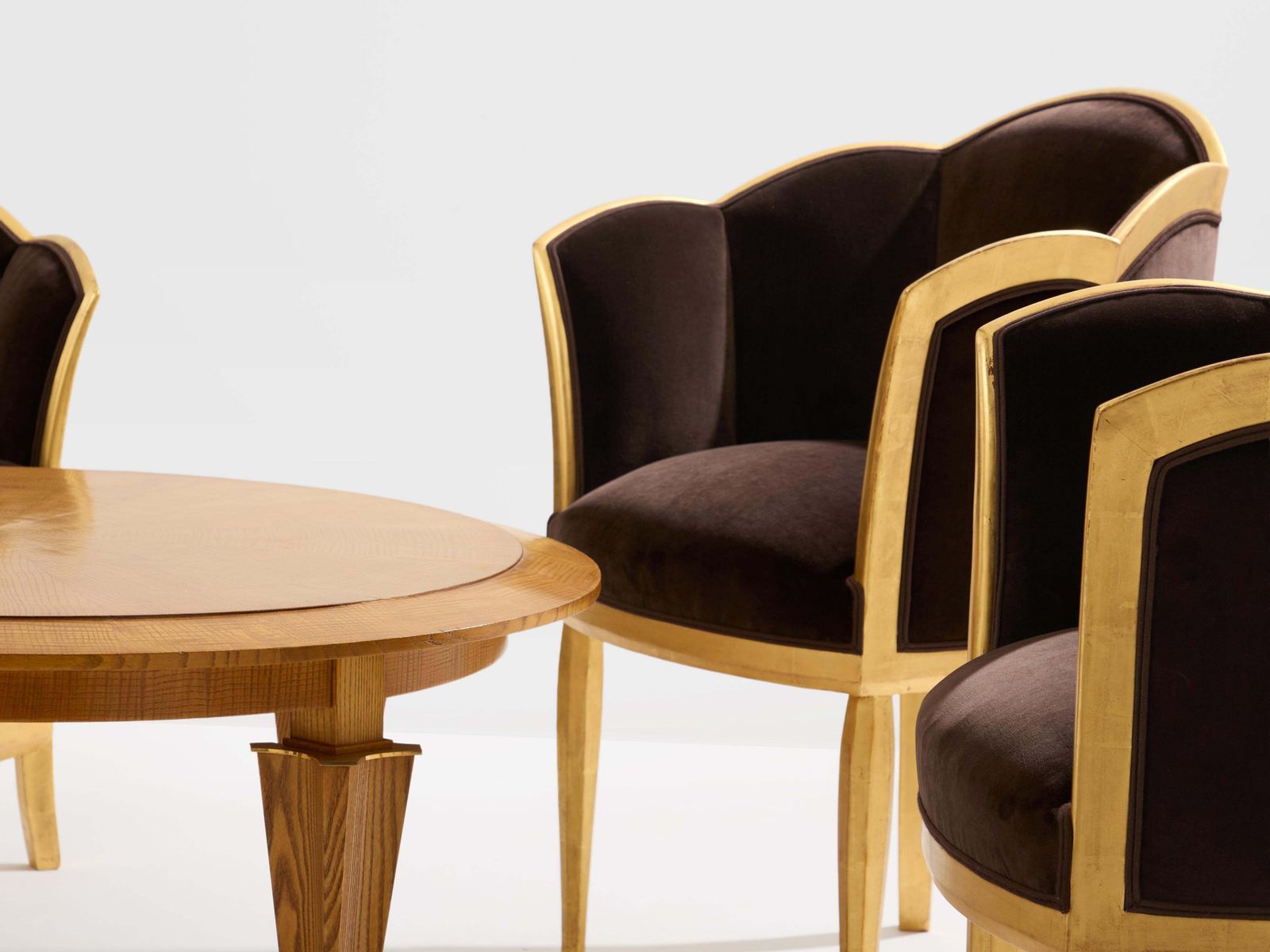 photo buy Fauteuils Clématite en bois doré et velours brun, par Maurice Dufrène, vers 1925
