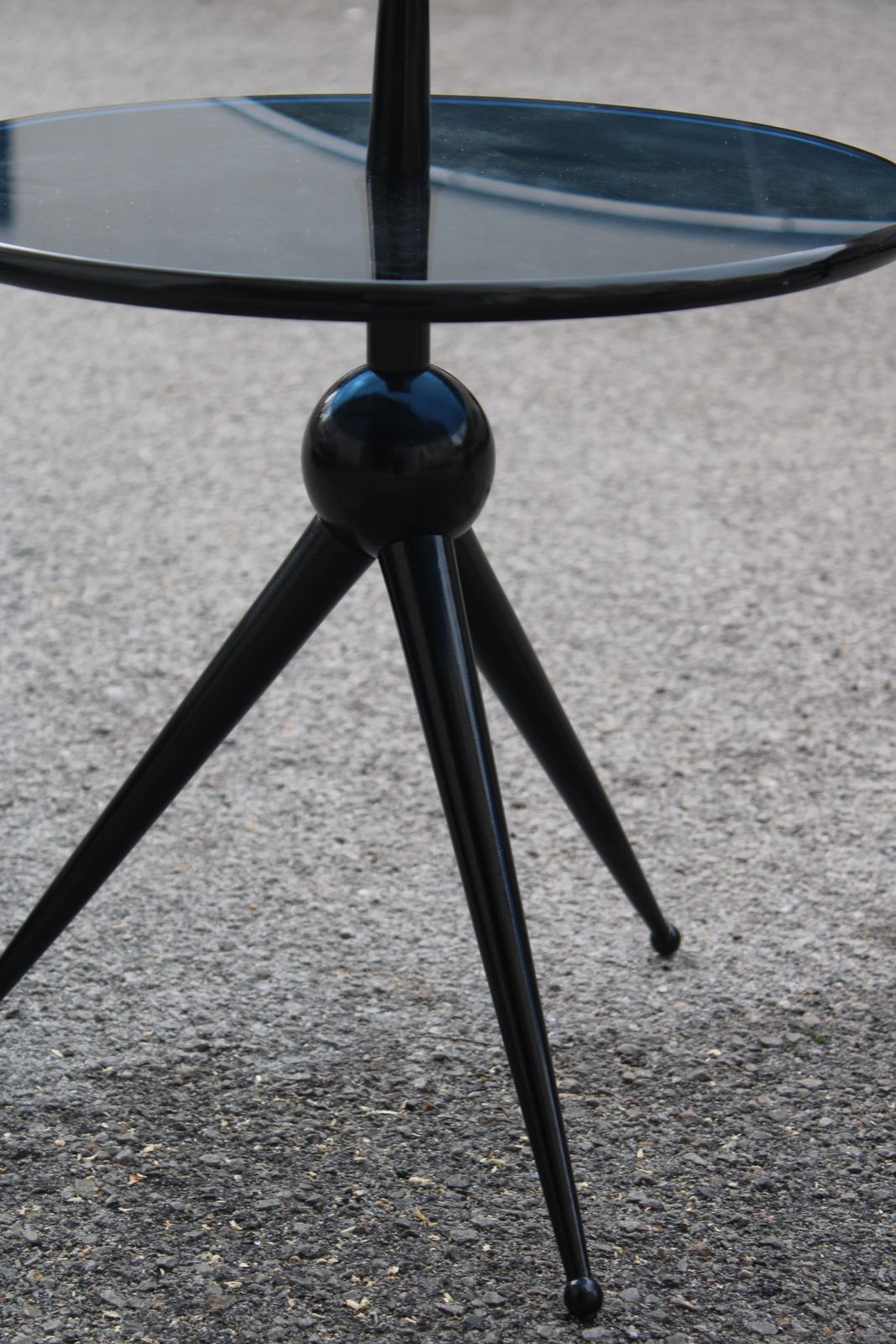 6934.0 Pair Of Cesare Lacca 1950 Round Coffee Tables In Wood And Blue Crysta photo