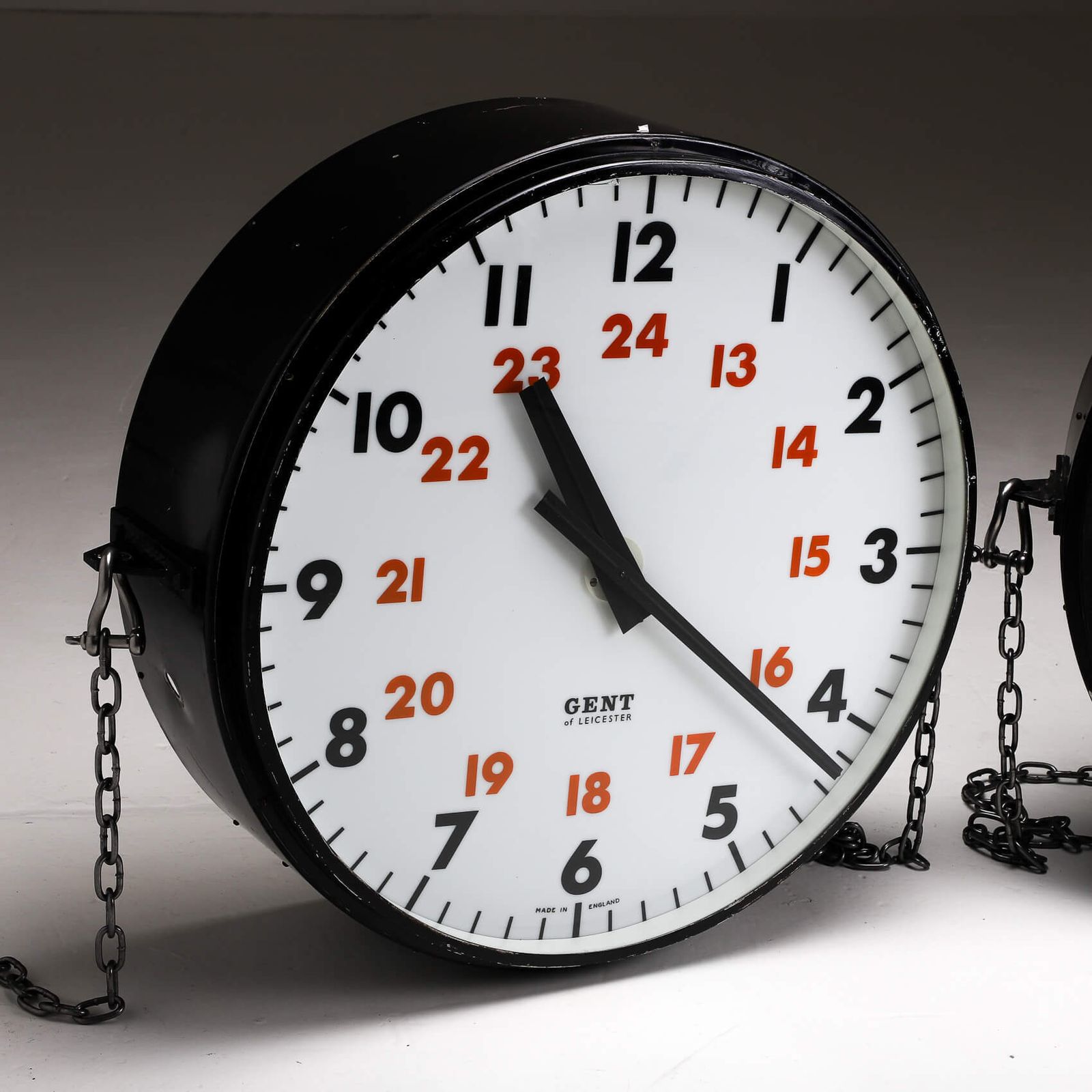 Pair Of Large Double Sided Illuminated Gents Of Leicester Station Clocks photo vinterior