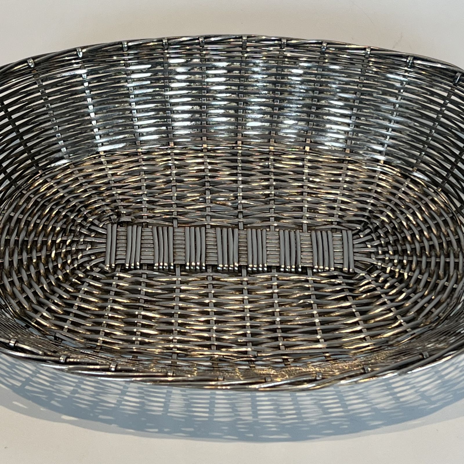 Basket / Trinket Tray Made Of Silver Metal Wire photo vinterior