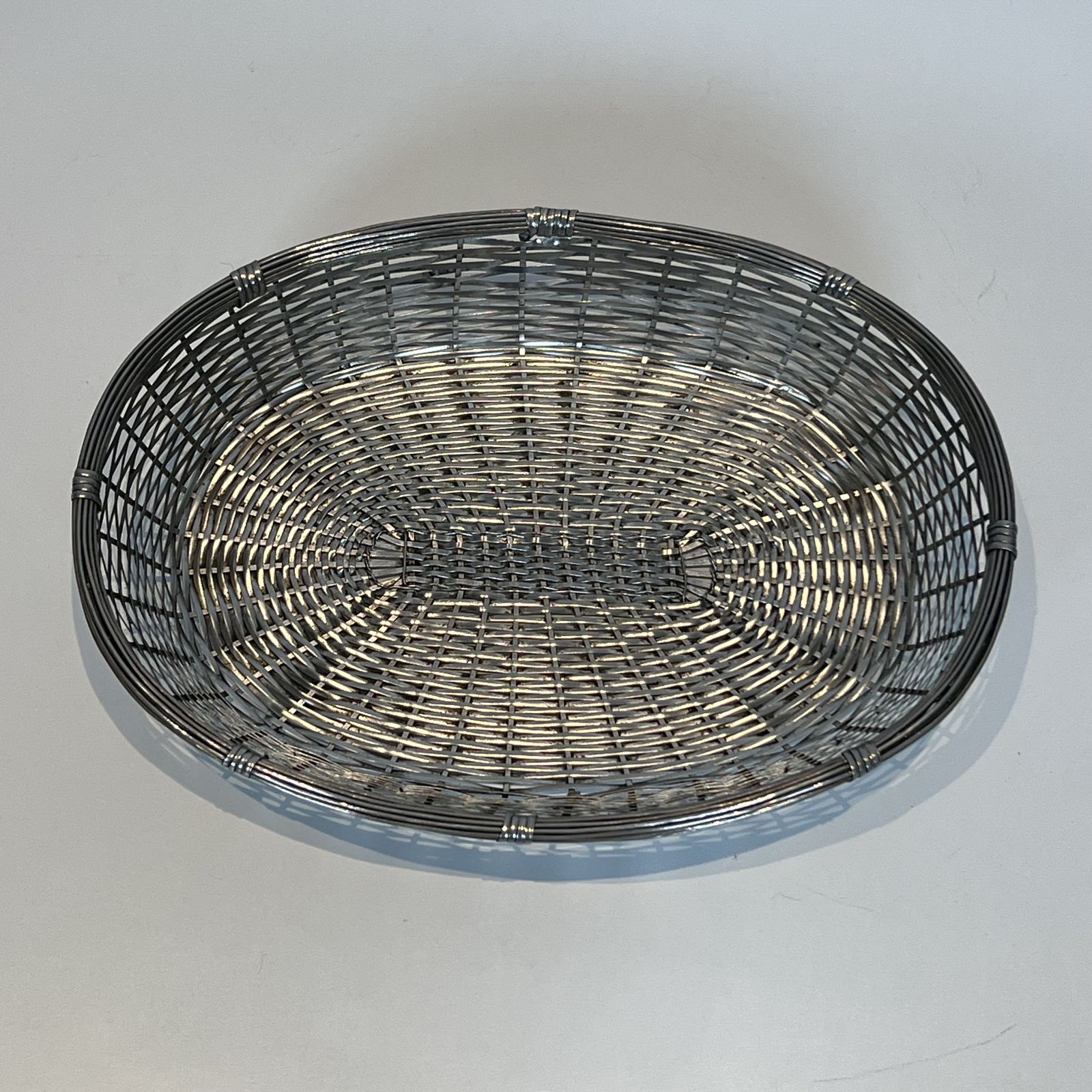 Basket / Trinket Tray Made Of Silver Metal Wire photo 280.0