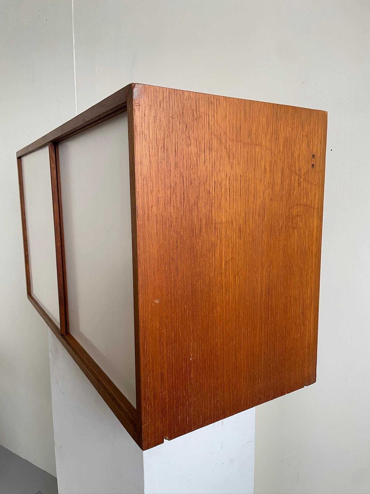 Large Sliding Wooden Doors 89cm White Cabinet Staples Ladderax & 2 Bars (09c) photo Furniture
