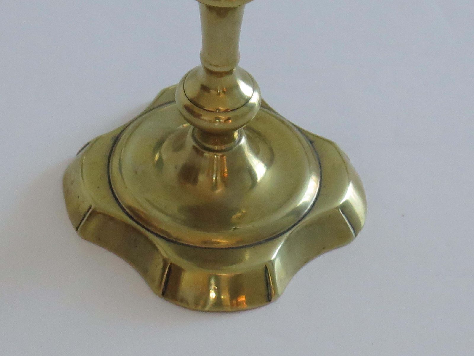 photo vinterior Antique English Candlestick Solid Brass George II, Circa 1735, Heavy