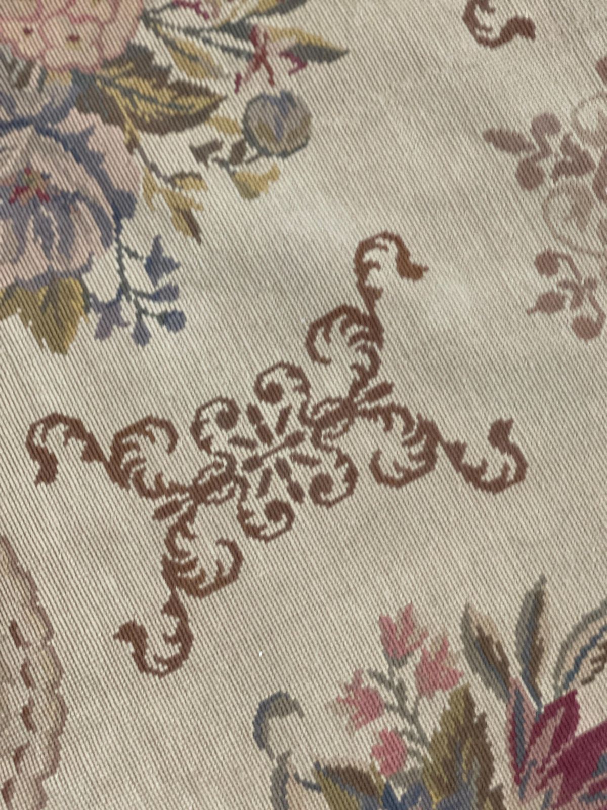 Traditional Beige Aubusson Rug Handwoven Carpet Wool Needlepoint Livingroom Rug photo Textiles
