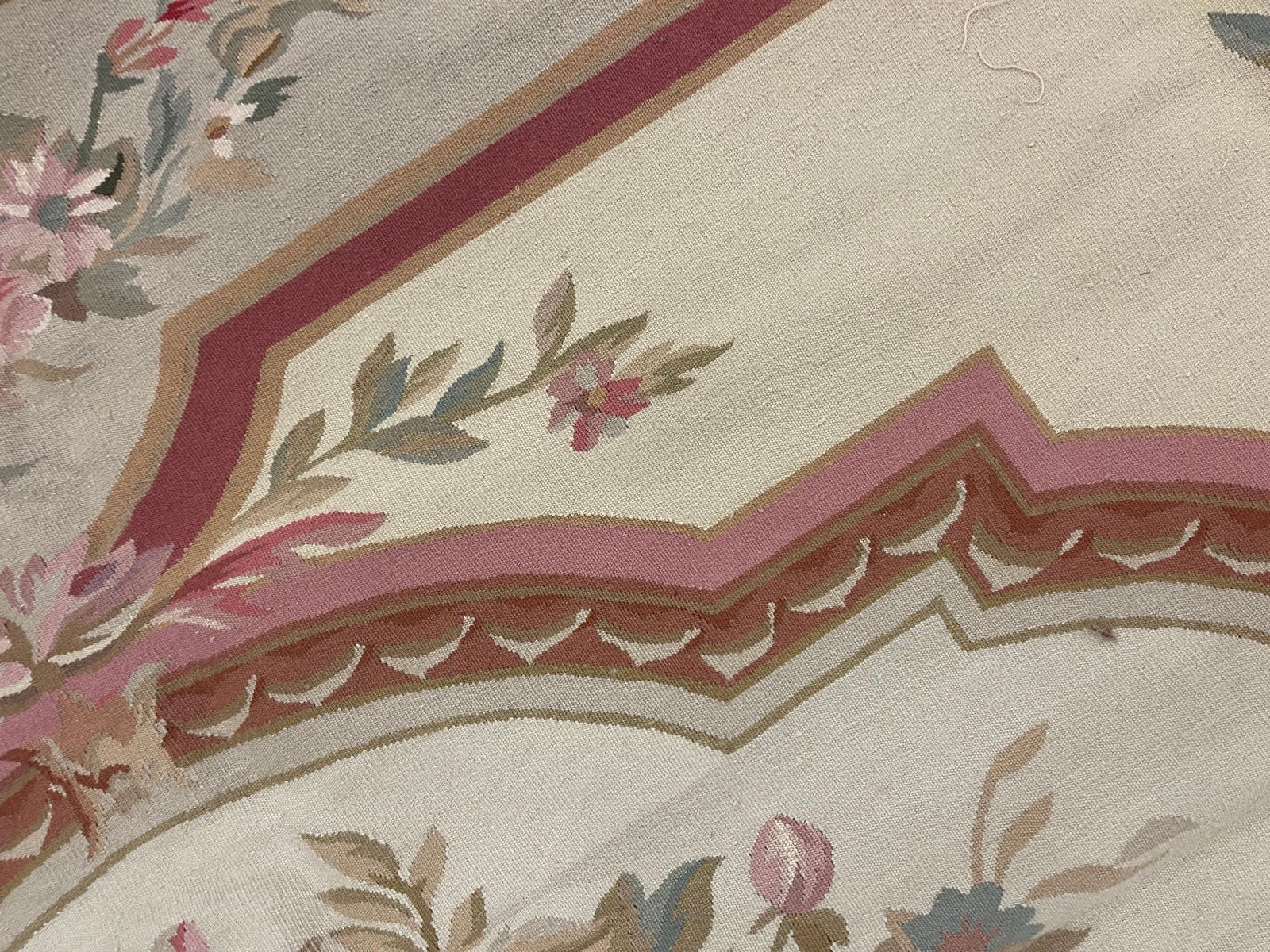 Beige Aubusson Rug Botanical Carpet Handwoven Wool Needlepoint Floral Rug photo vinterior