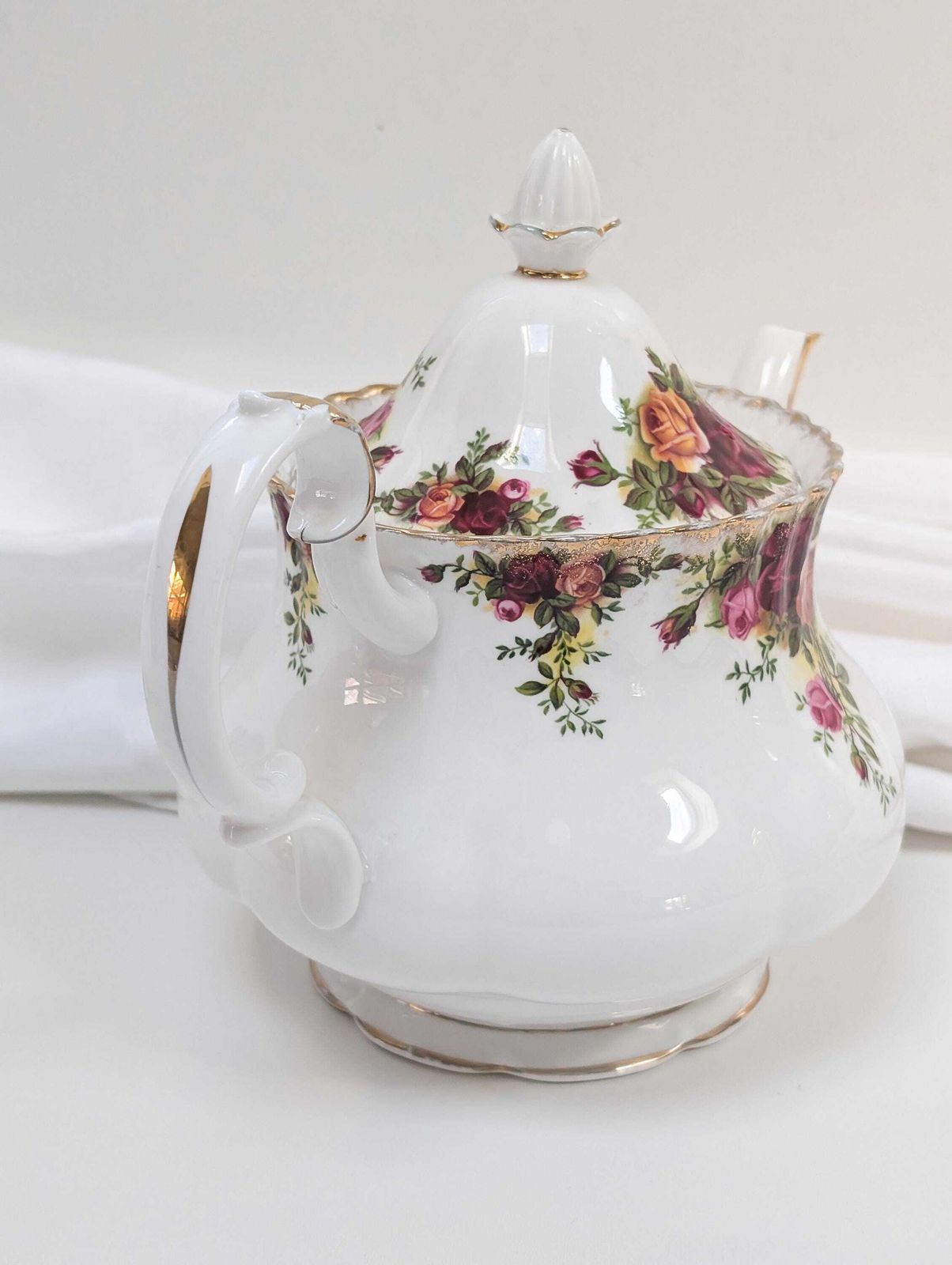 Royal Albert Old Country Roses Large Teapot First Edition 1960s | Old Country Roses | Made In England. photo furniture