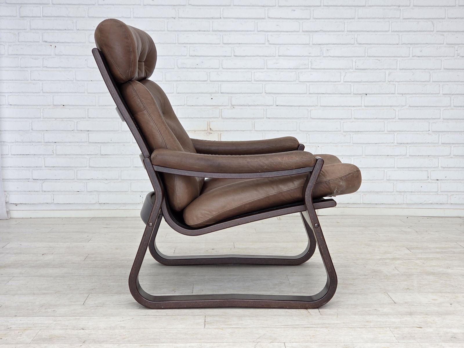 photo buy 1970s, Danish Design By Georg Thams, Lounge Chair, Furniture Leather.