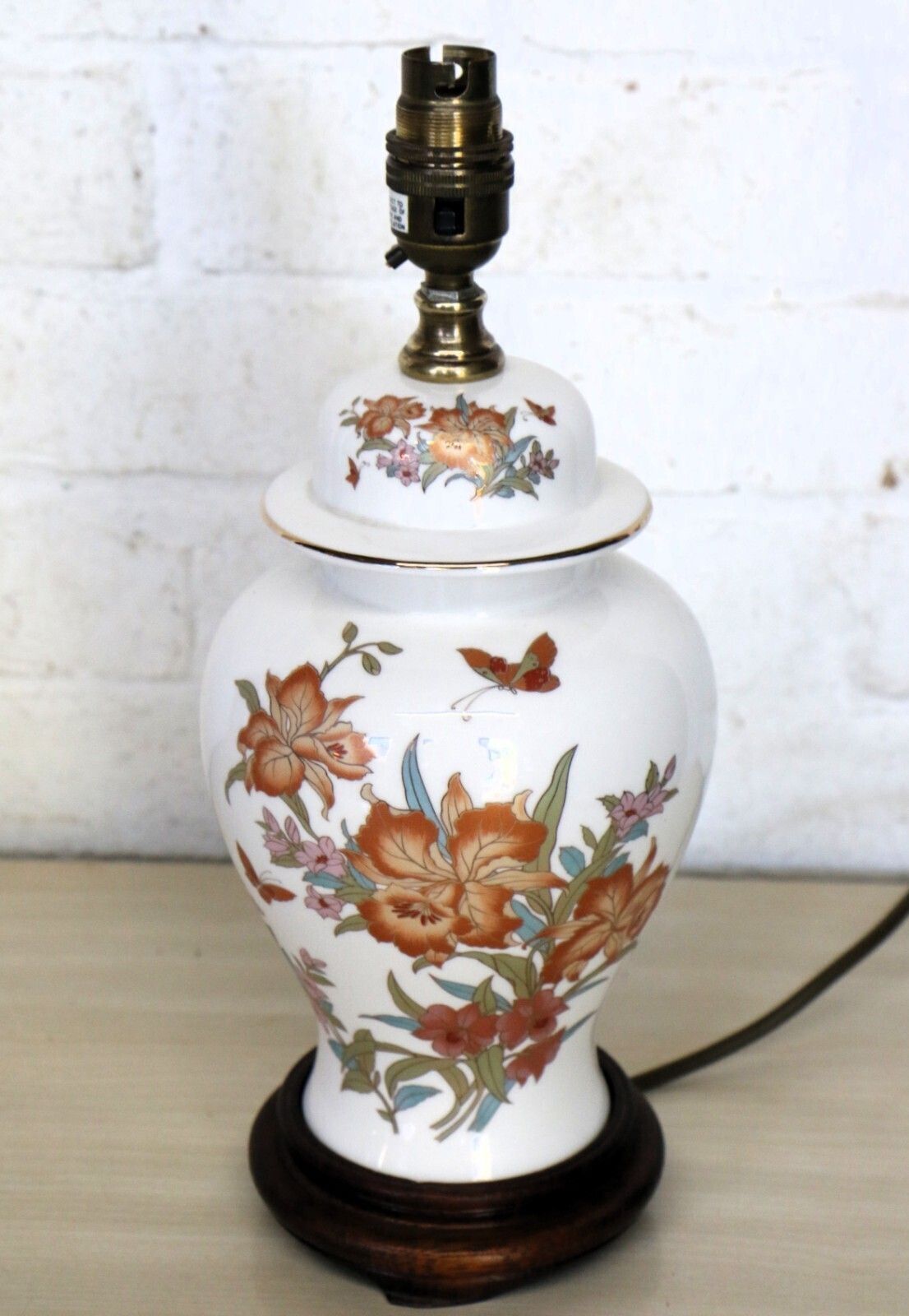 71.0 Table Lamp Small Oriental Japanese Gilt Transfer Vintage Ceramic Lamp 1990's Vgc photo