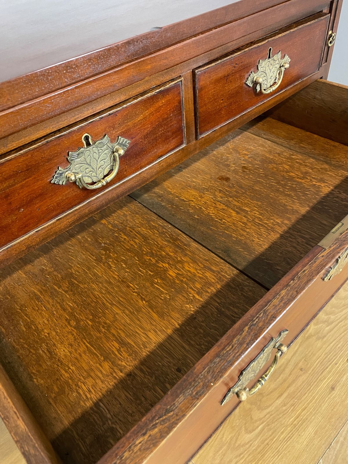 C19th Small Mahogany Bachelors Chest On Bracket Feet photo vinterior