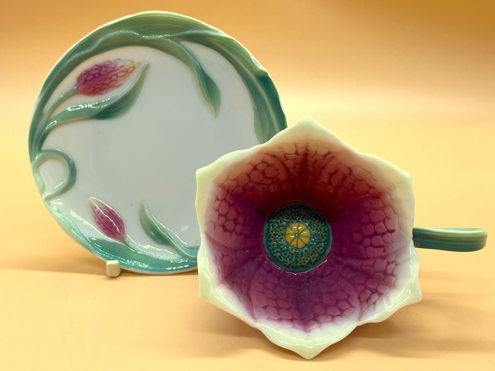 Franz Porcelain Fritillary Design Tea Cup And Saucer Set. Fz00795.
