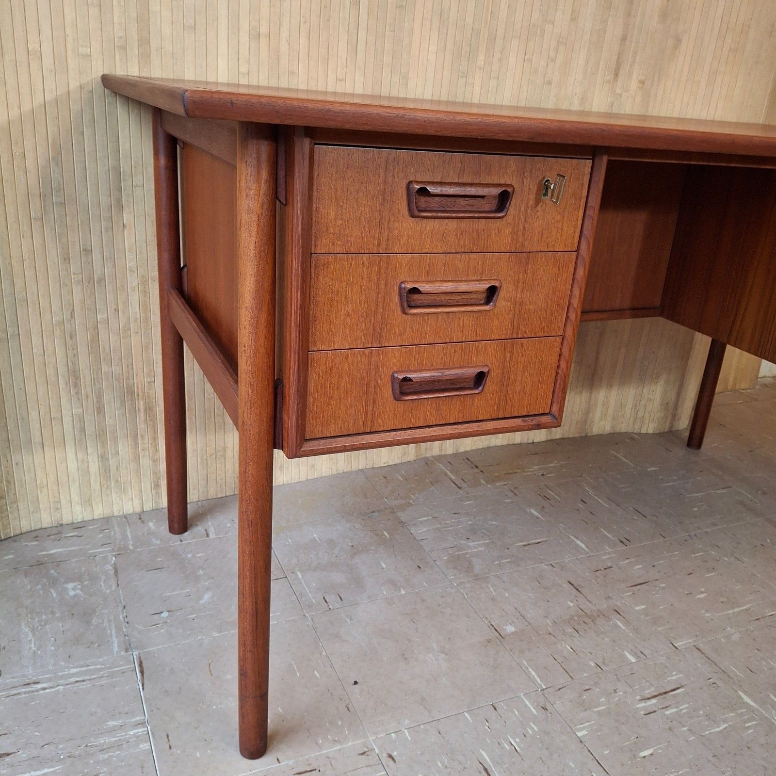 photo for sale Fab 60s Mid Century Modern Danish Gunner Nielsen Tibergaard Teak Desk W/ 2 Keys
