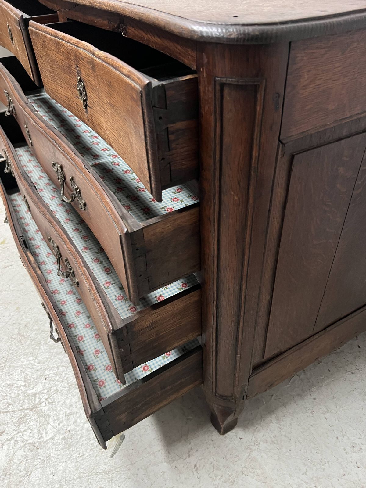 photo vinterior Louis XX Style Chest Of Drawers In Solid Oak From The 18th Century