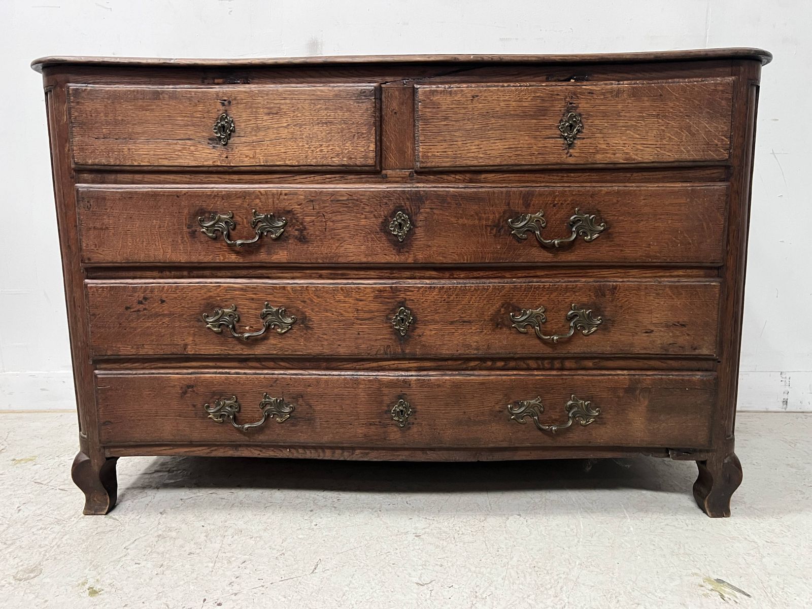 photo vintage Louis XX Style Chest Of Drawers In Solid Oak From The 18th Century