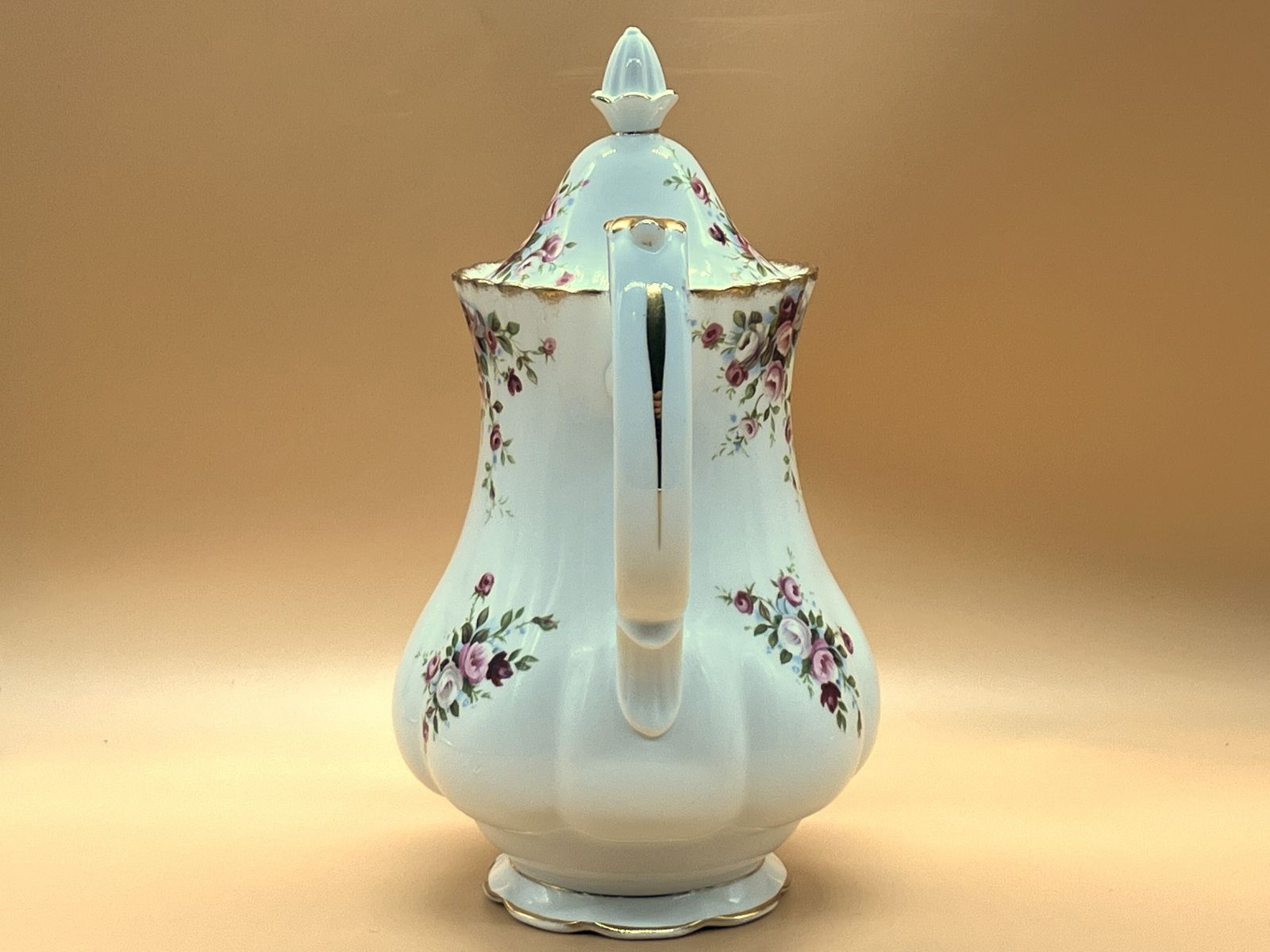 Large Vintage Royal Albert China Cottage Garden Design 2 Pint Capacity Coffee Pot. photo Home Decor