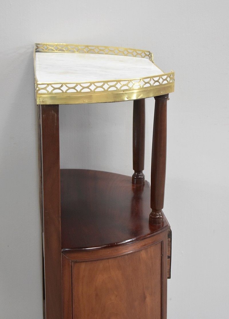 Small Piece Of Furniture Between Half Moon , 18th photo 2573.97