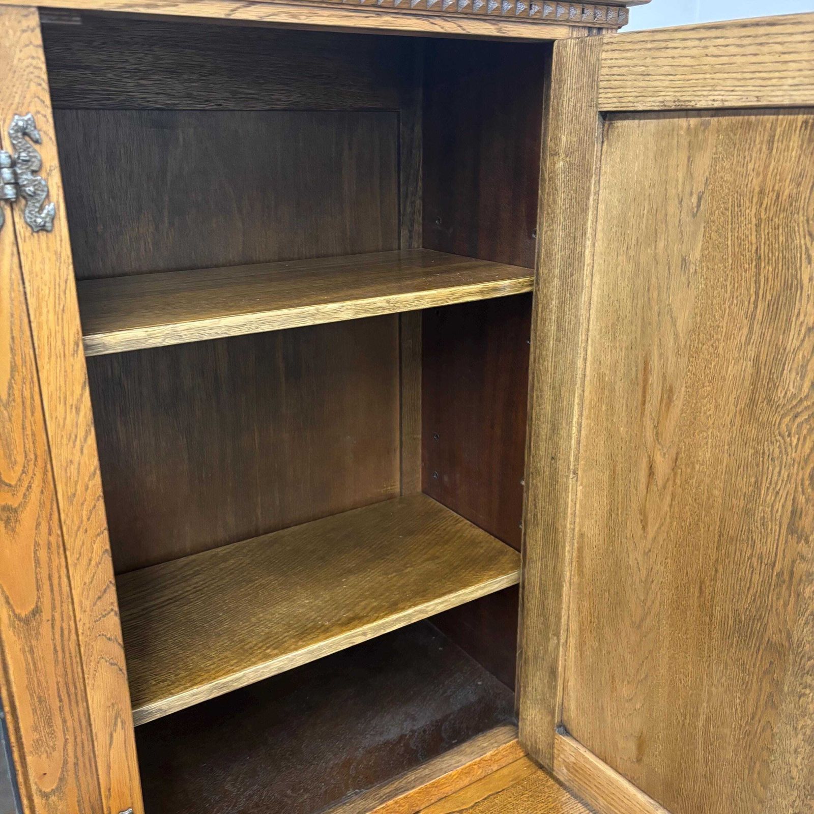 Jaycee Tudor Style Solid Oak Sideboard Dresser – Leaded Glass Top Cabinet 188cm photo vinterior