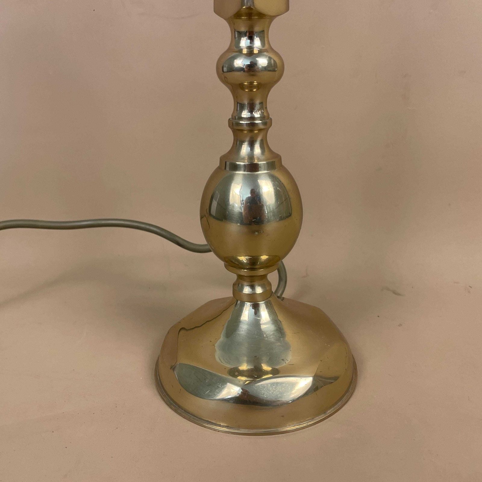 Antique Metal Gold Brass Lamp Light Bedside Side Table Desk Column Base Ornate Detail Medium Vintage Classic Round Base photo Lighting