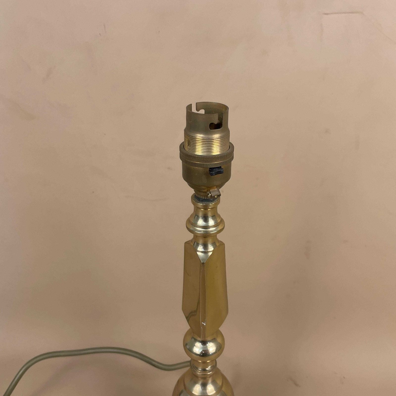 Antique Metal Gold Brass Lamp Light Bedside Side Table Desk Column Base Ornate Detail Medium Vintage Classic Round Base photo 59.0
