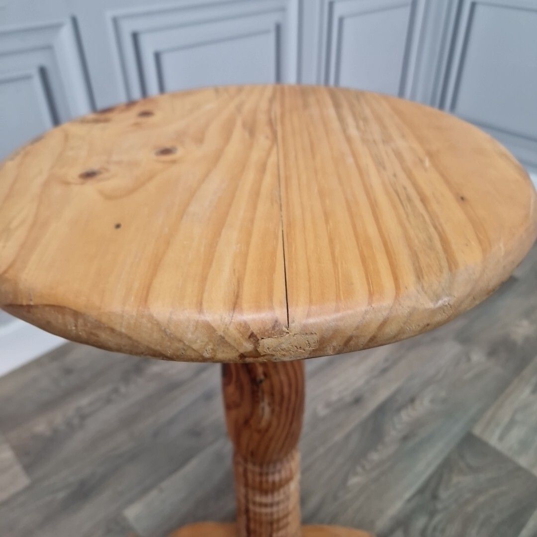 photo vinterior Vintage Side Wine Table Solid Wooden Round Rustic Ring Twist Pedestal Occasional
