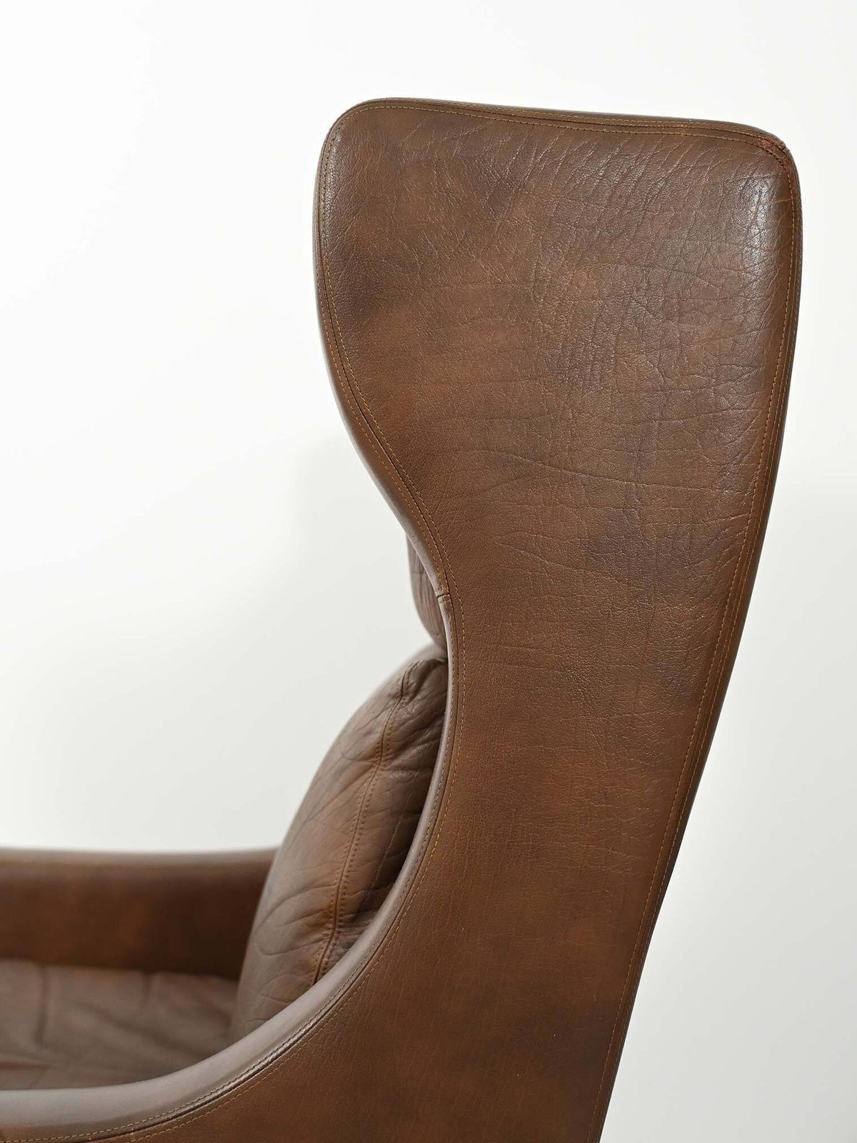 2320.0 Pair Of Danish Armchairs In Dark Brown Leather photo