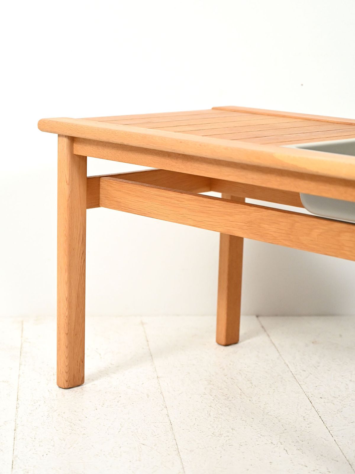 Florida Oak Bench With Flower Holder photo 560.0