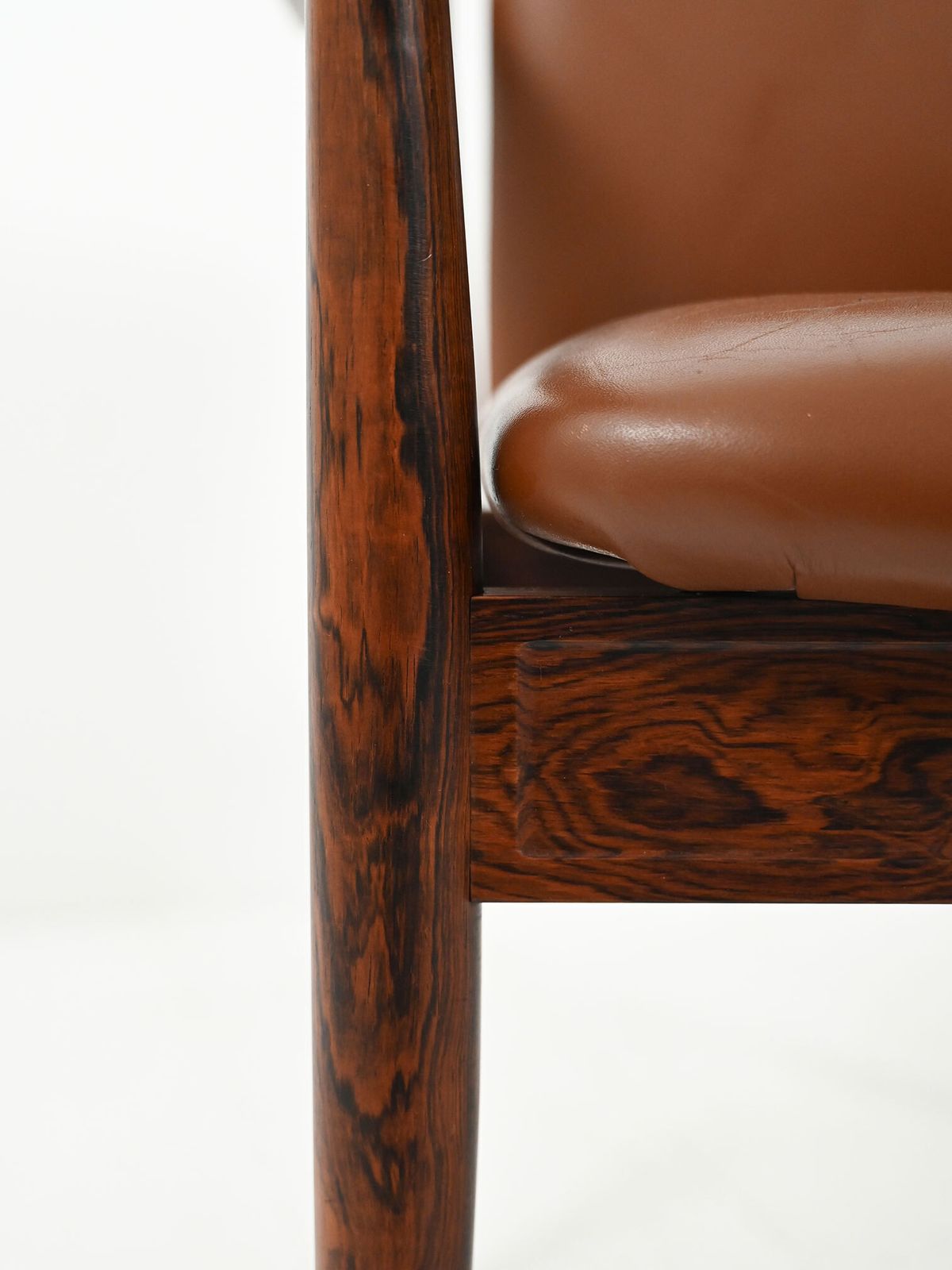 photo furniture Pair Of “Diplomat” Armchairs By Finn Juhl