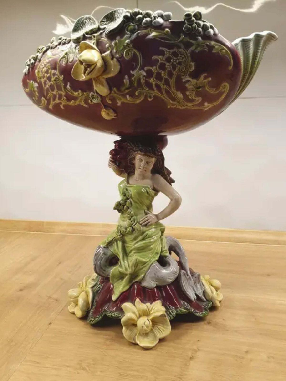 Monumentaal Majolica Figuurstuk, Bohemen, Ca. 1900