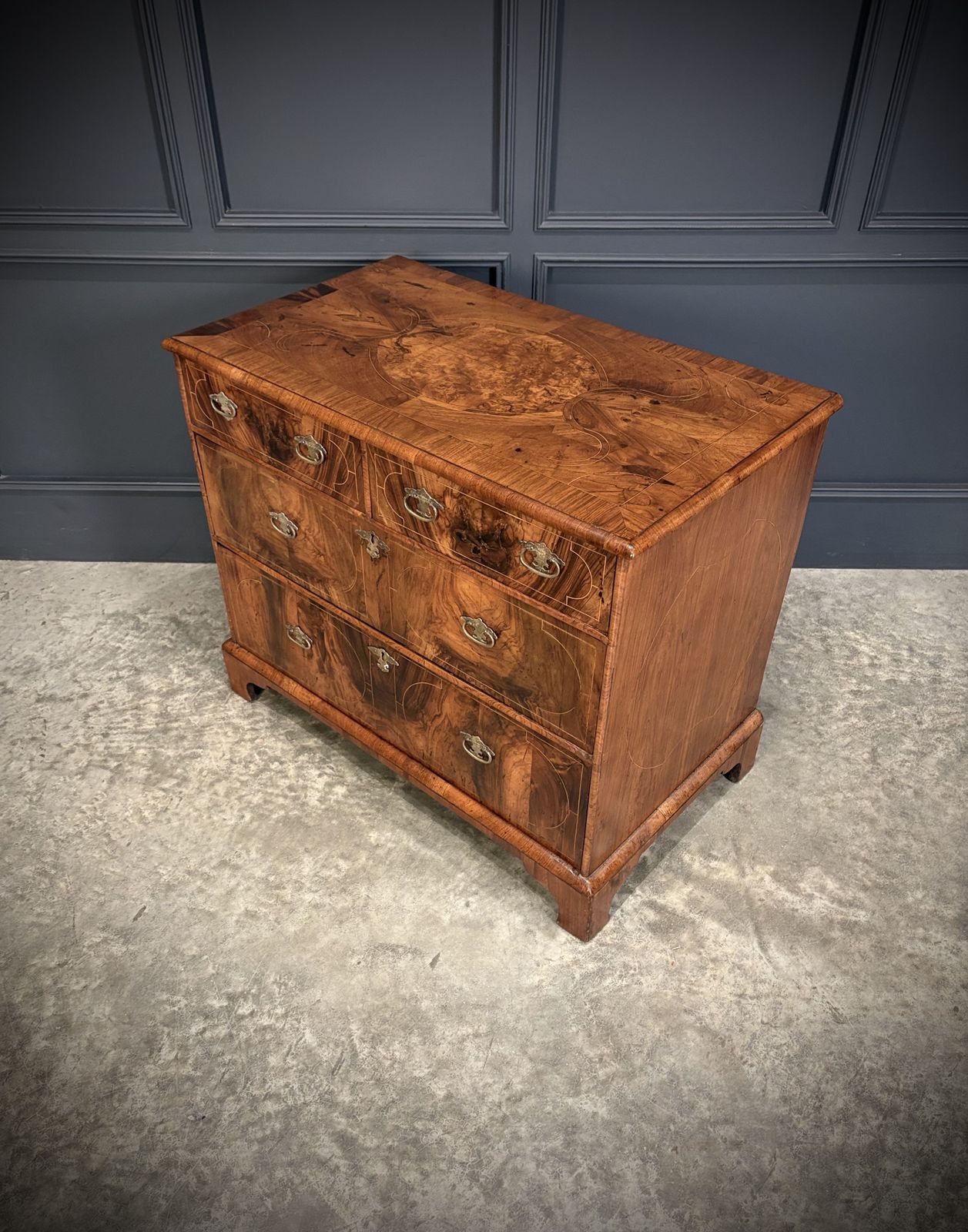 Furniture William & Mary Inlaid Walnut Chest Of Drawers photo