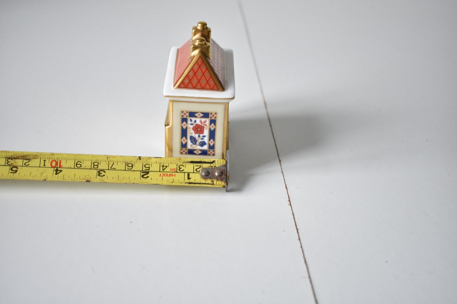 photo vintage Royal Crown Derby The China Shop  Paperweight 2001 Bone China No Box (O)