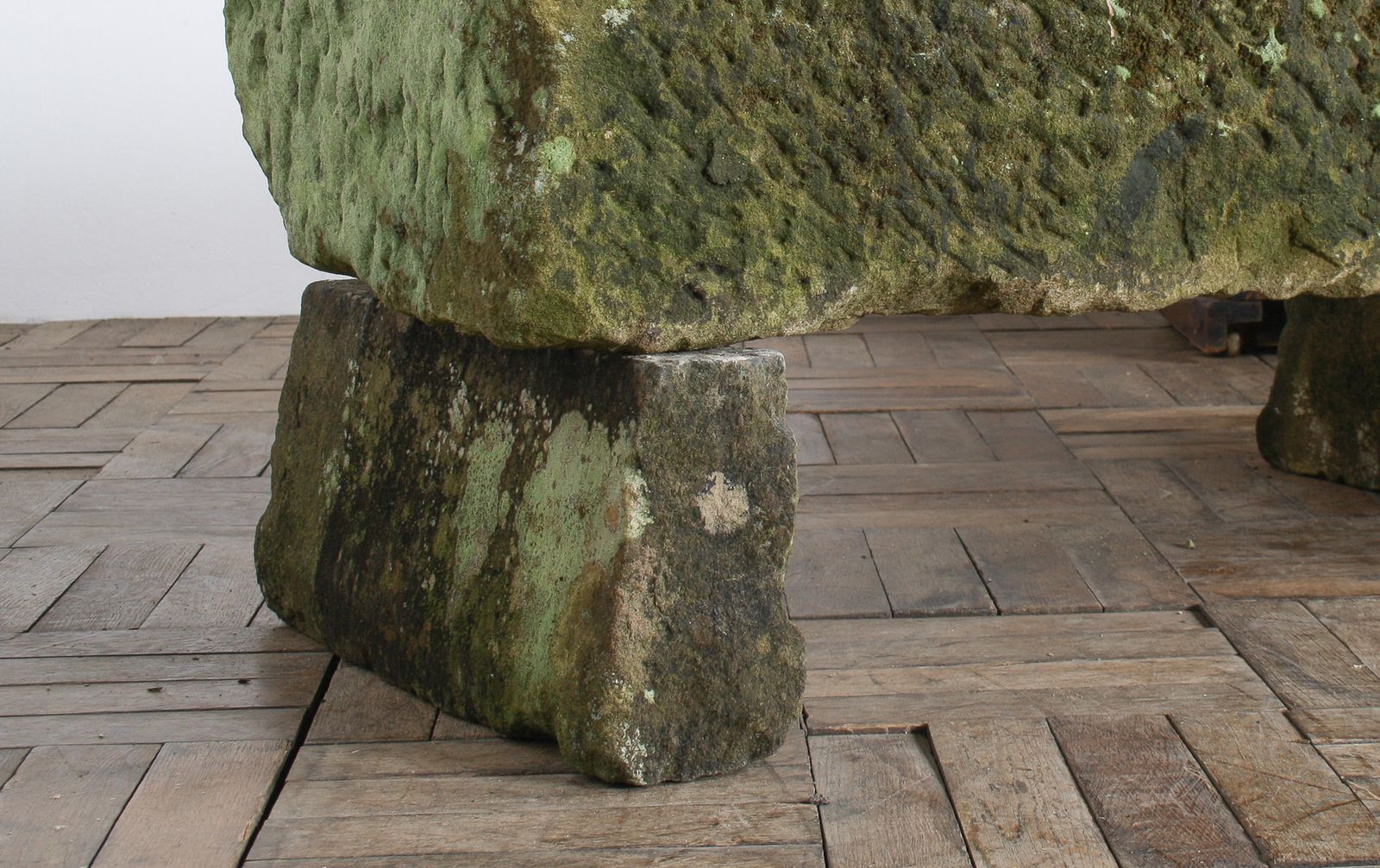 photo vintage Reclaimed Carved Stone Sandstone Garden Bench Seat With Weathered Patina