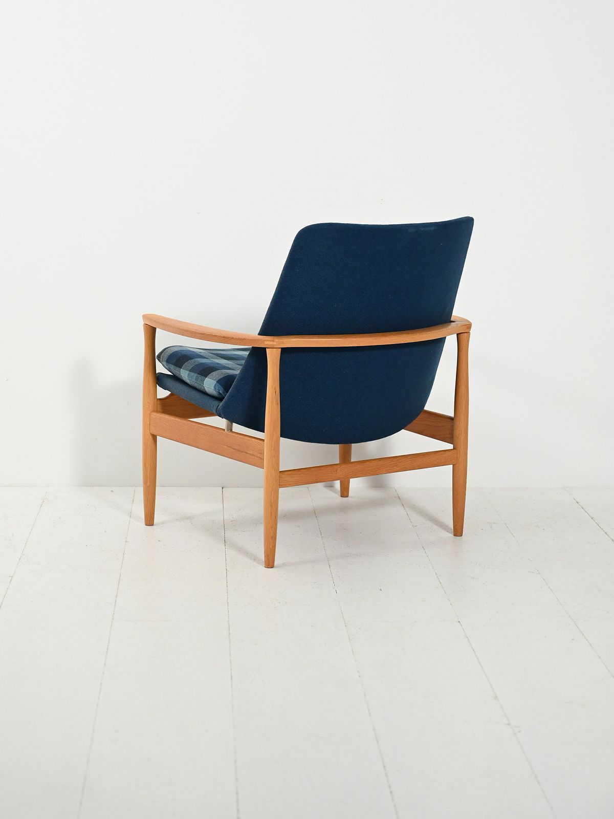 Scandinavian Armchair In Oak And Blue Wool photo Furniture