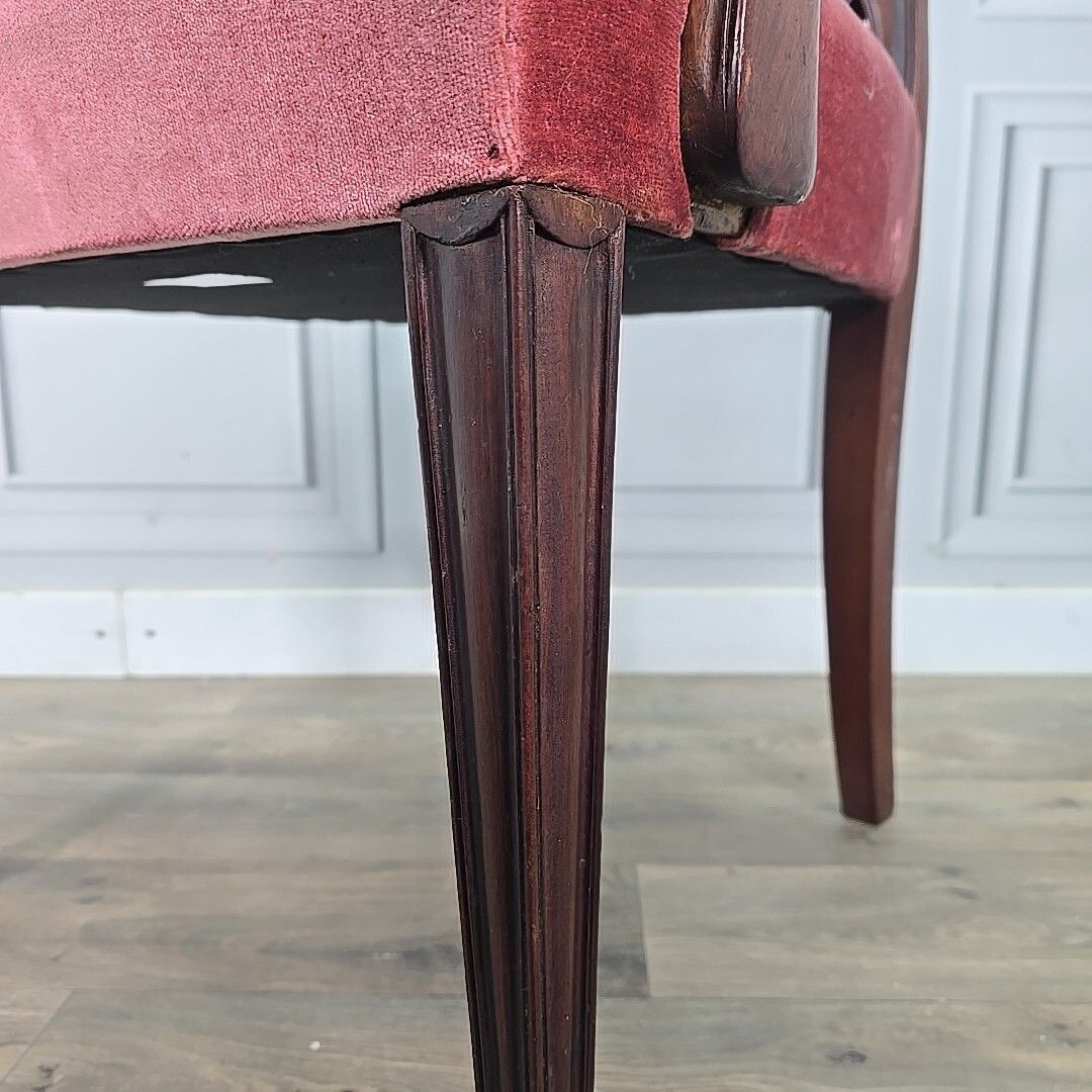 photo vintage Antique Georgian Chair Hepplewhite Upholstered Shield Hall Bedroom  Mahogany