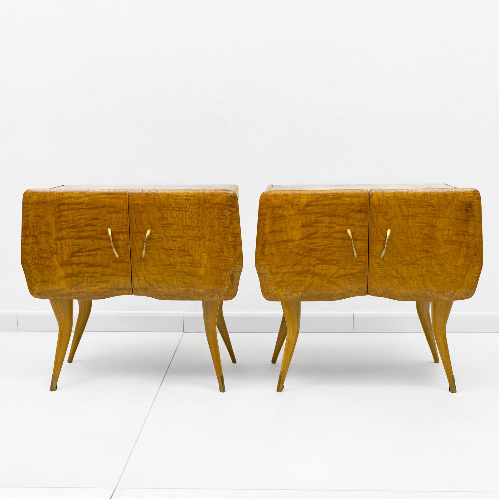 Pair Of Mid Century Style Beech And Chestnut Burl Bedside Tables, 1950s