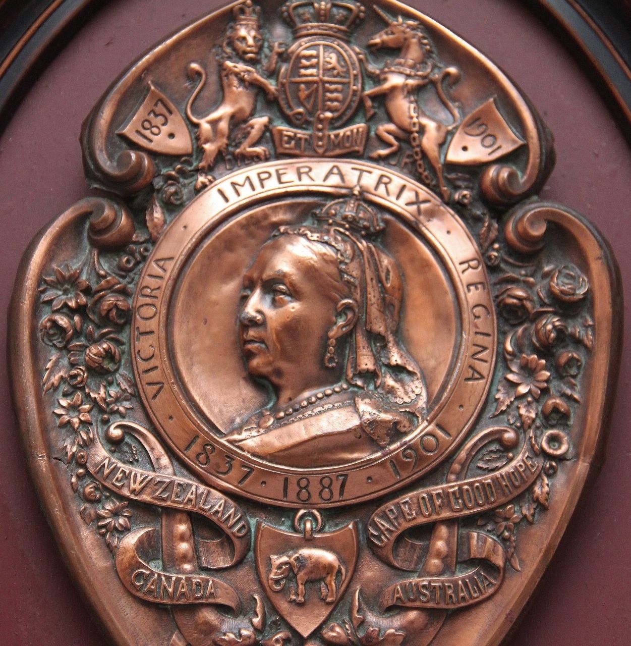 Early 20th Century Queen Victoria Commemorative Jubilee Plaque photo furniture
