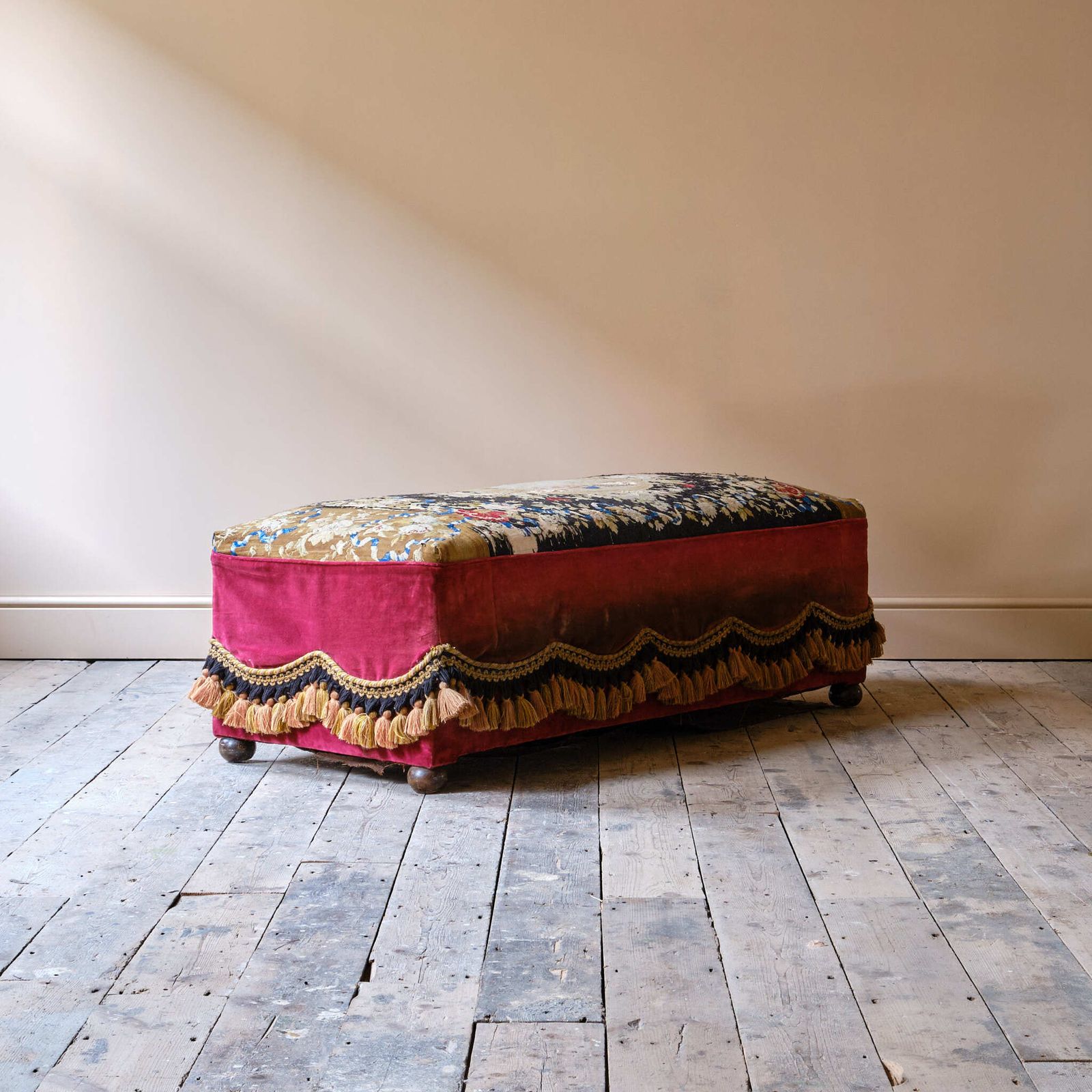 Large Country House Ottoman By Hallett & Sons photo vintage