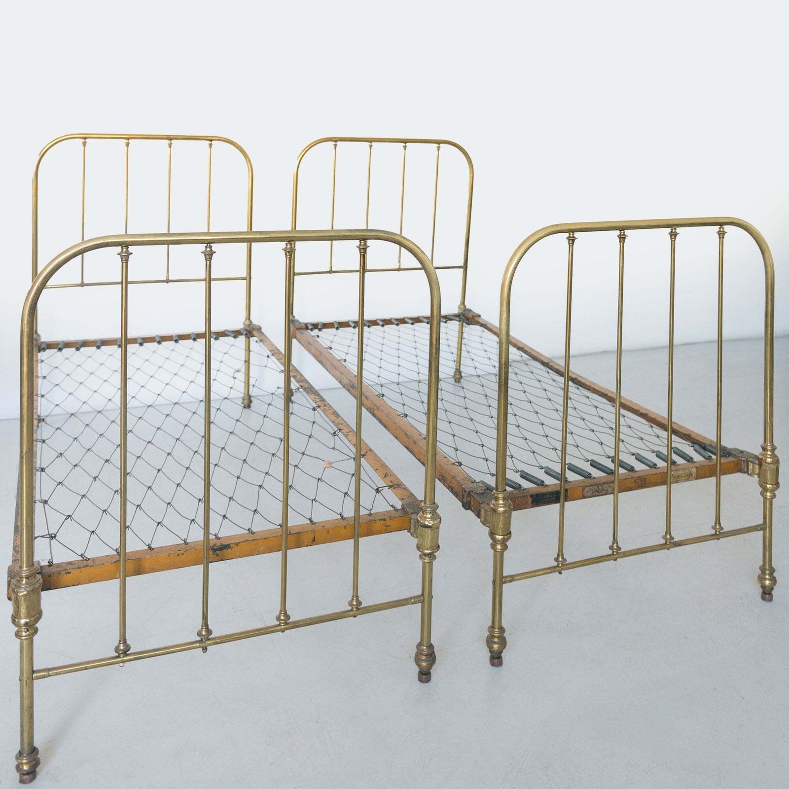 Paar Antieke Edwardiaanse Messing Tweepersoonsbedden