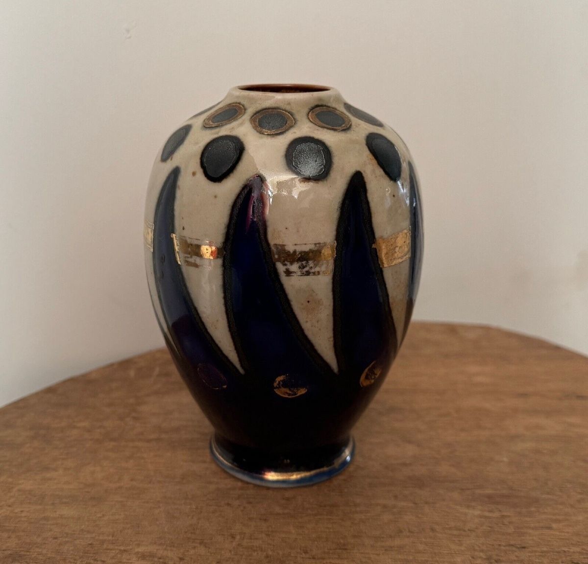 Vase From 1930, Manufactured In Quimper By Odetta, With Gilt Highlights