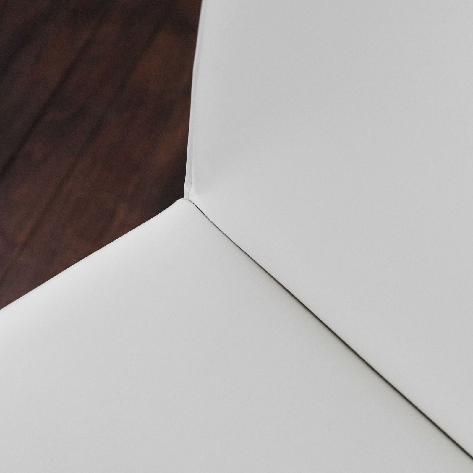 1520.0 Set Of 4 Vol Au Vent Chairs In White Leather Designed By Mario Bellini For B&B Italia photo