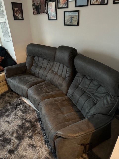 Electric Reclining 3 Seater Sofa – Dual Motor – Smiths The Rink, Harrogate photo vintage