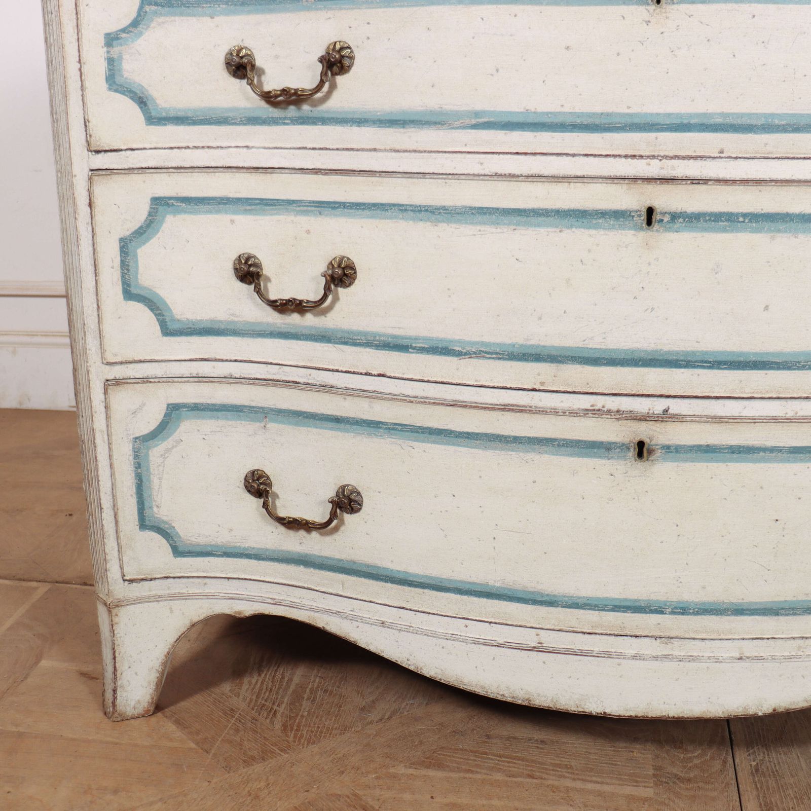 English Serpentine Front Commode photo vinterior