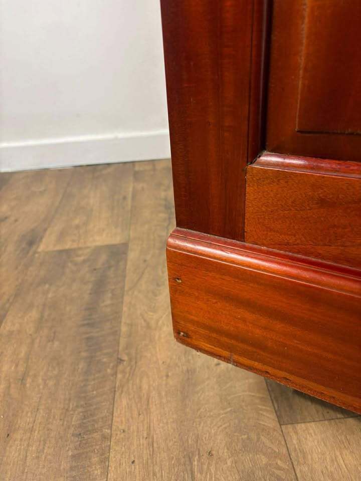 photo vintage Reproduction Victorian Style Mahogany Six Drawer Bedroom Chest