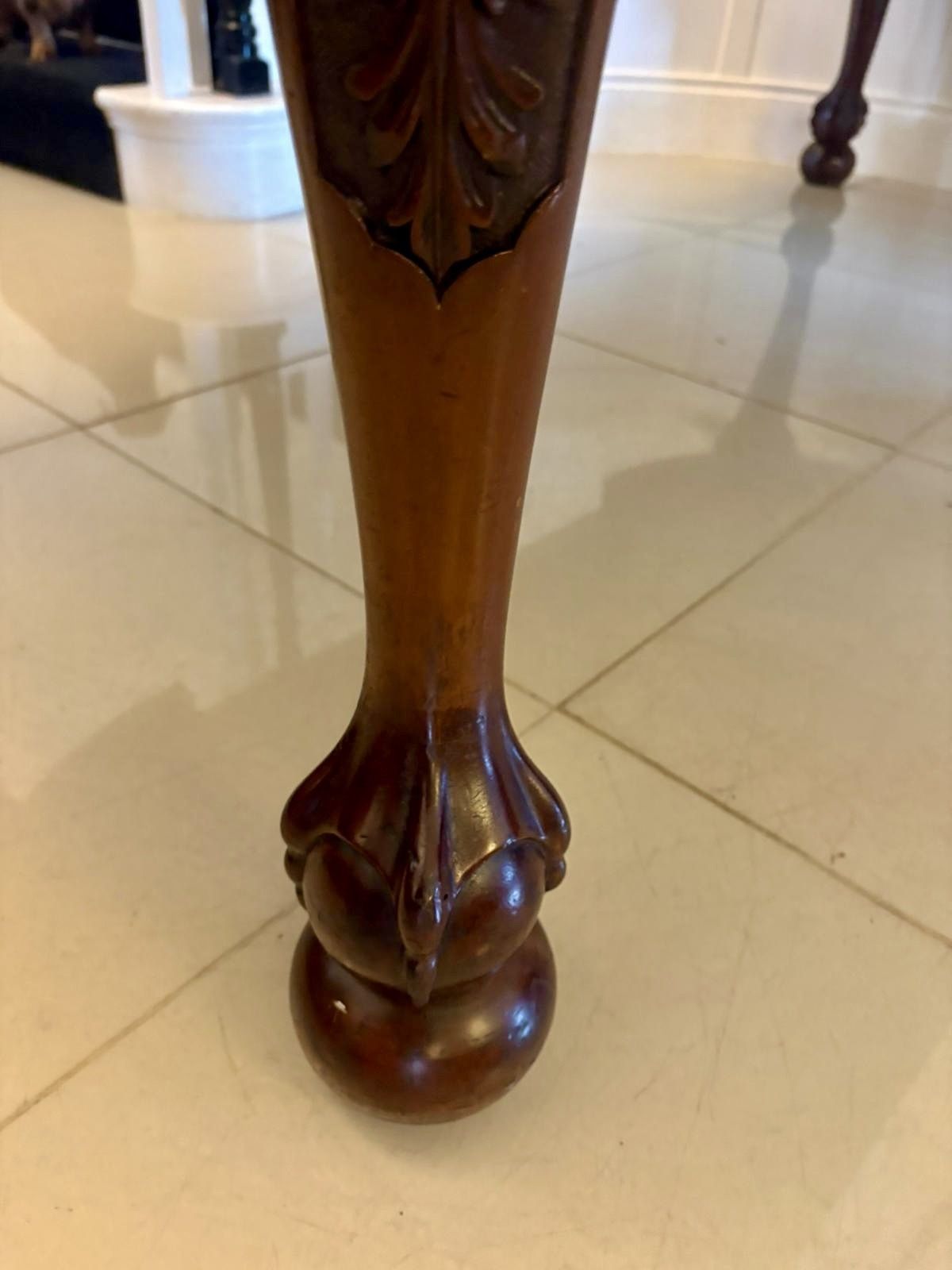 photo furniture Antique Quality 19th Century 10 Seater Figured Mahogany Extending Dining Table With Carved Claw And Ball Legs