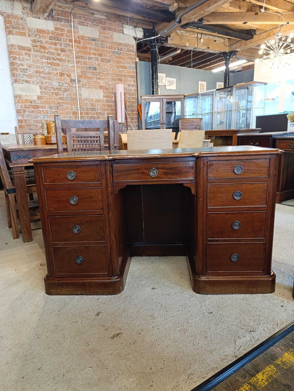 Victorian Mahogany Pedestal Desk With Green Tooled Leather Top photo 795.0
