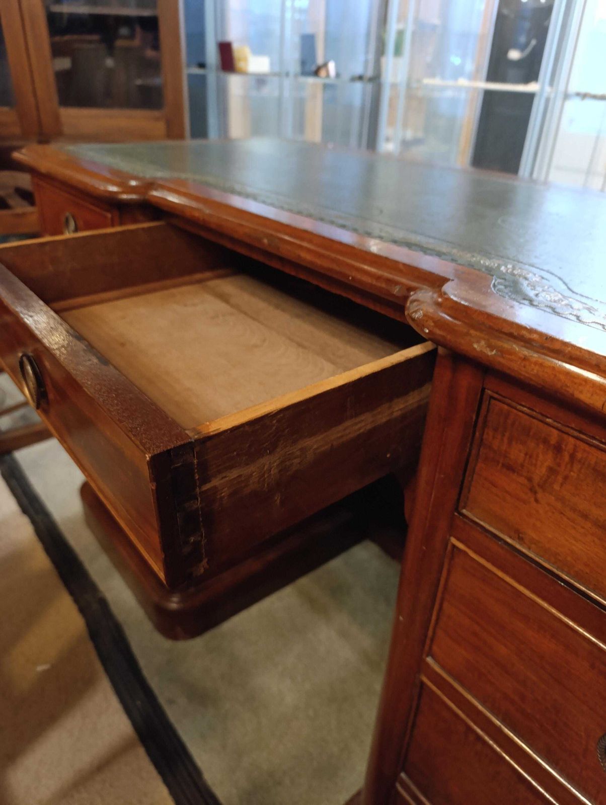 Victorian Mahogany Pedestal Desk With Green Tooled Leather Top photo buy