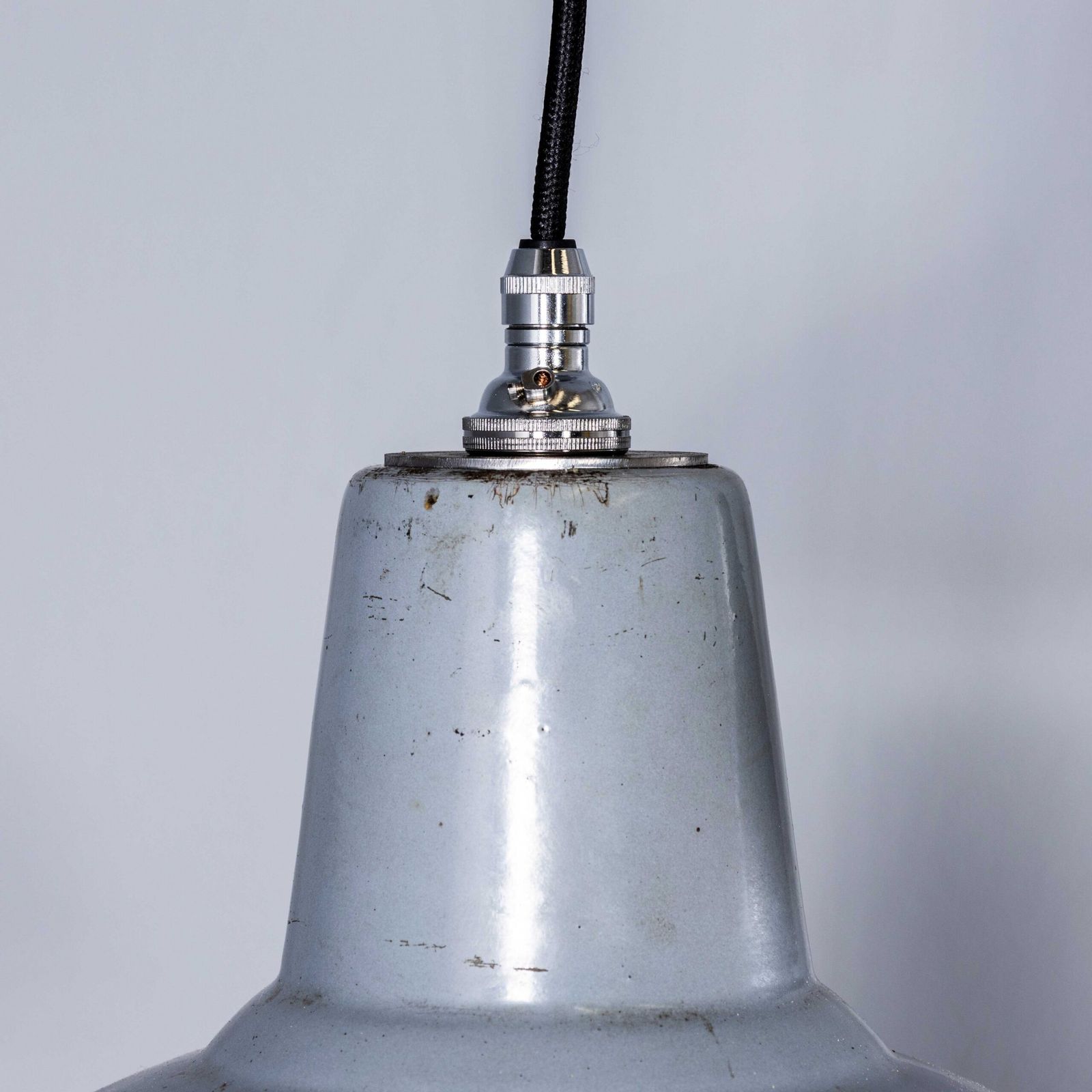 1950’s Industrial Benjamin Enamelled Grey Pendant Lamps (Model 3) – 14 Inch photo vinterior