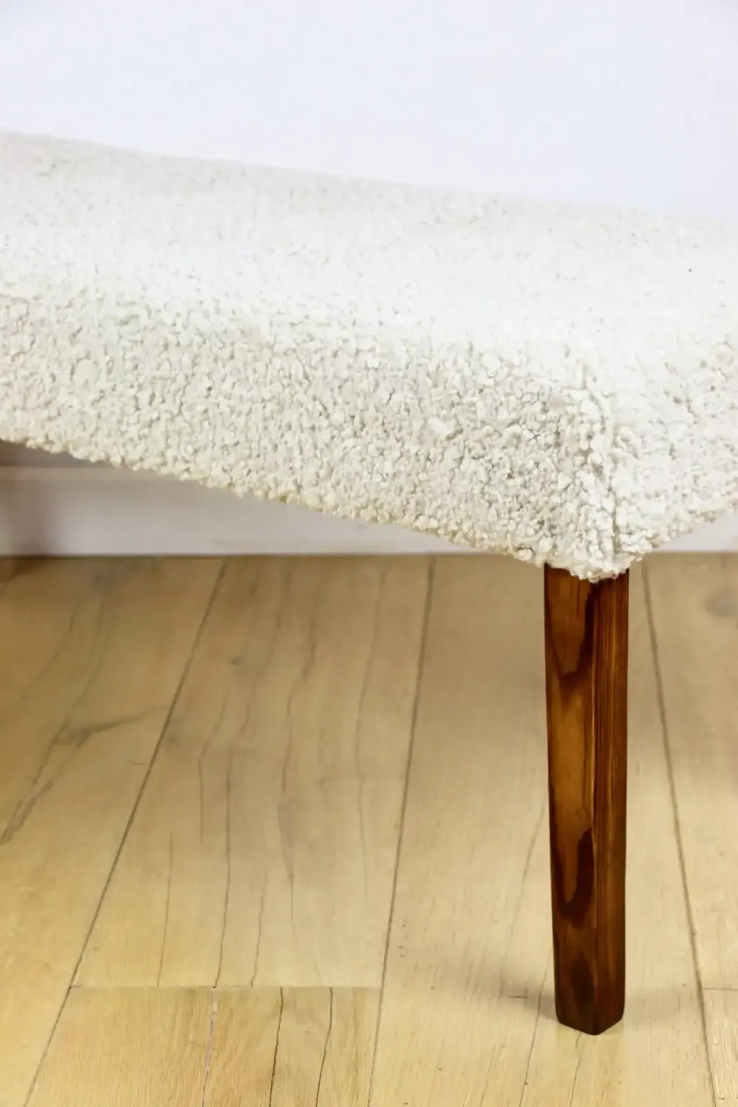 Beautiful Vintage Bench From The 90s   Beige Boucle Long Pile photo for sale