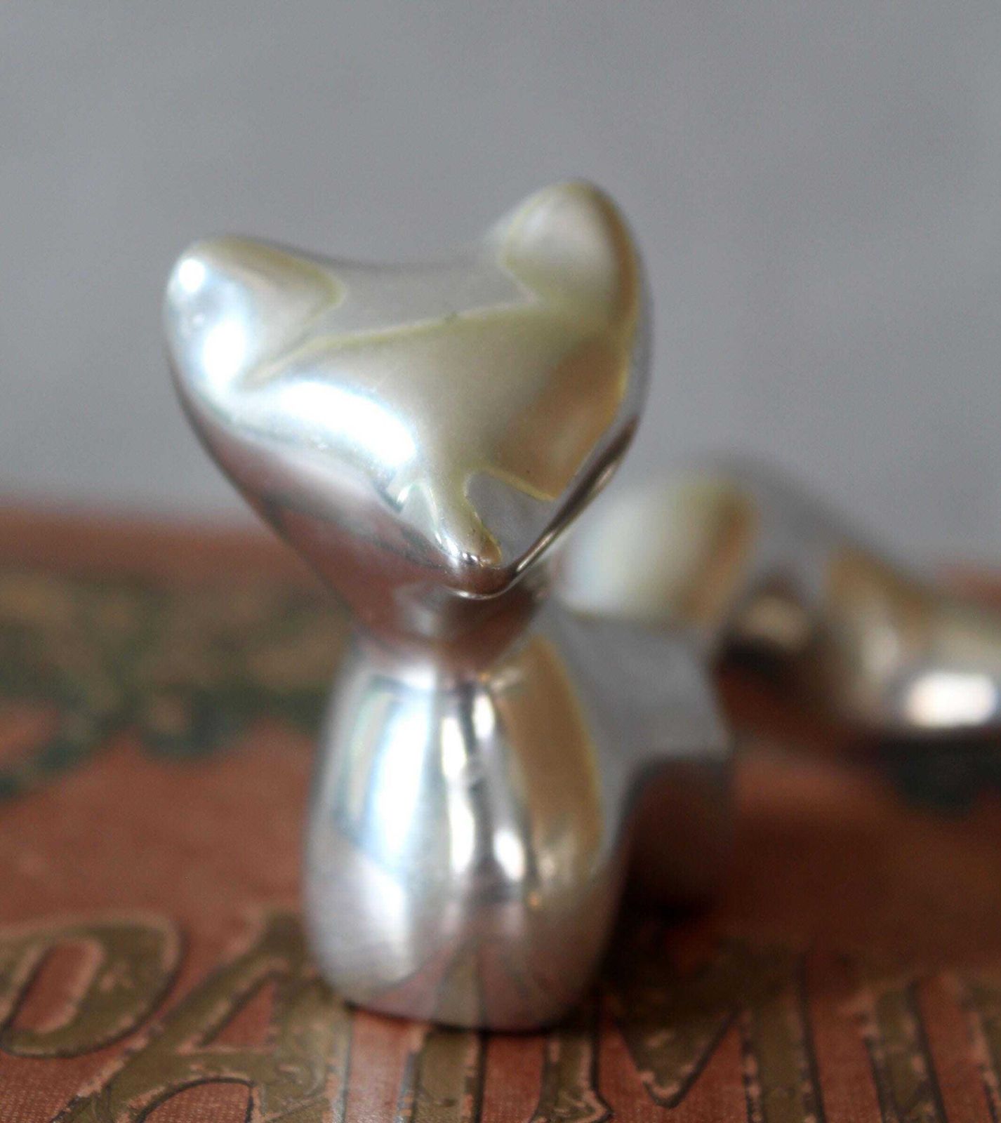Vintage Hoselton Canada Fox Figurine, Polished Aluminum, Signed Numbered 1586, Modernist Abstract Stylized Sculpture photo Home Decor