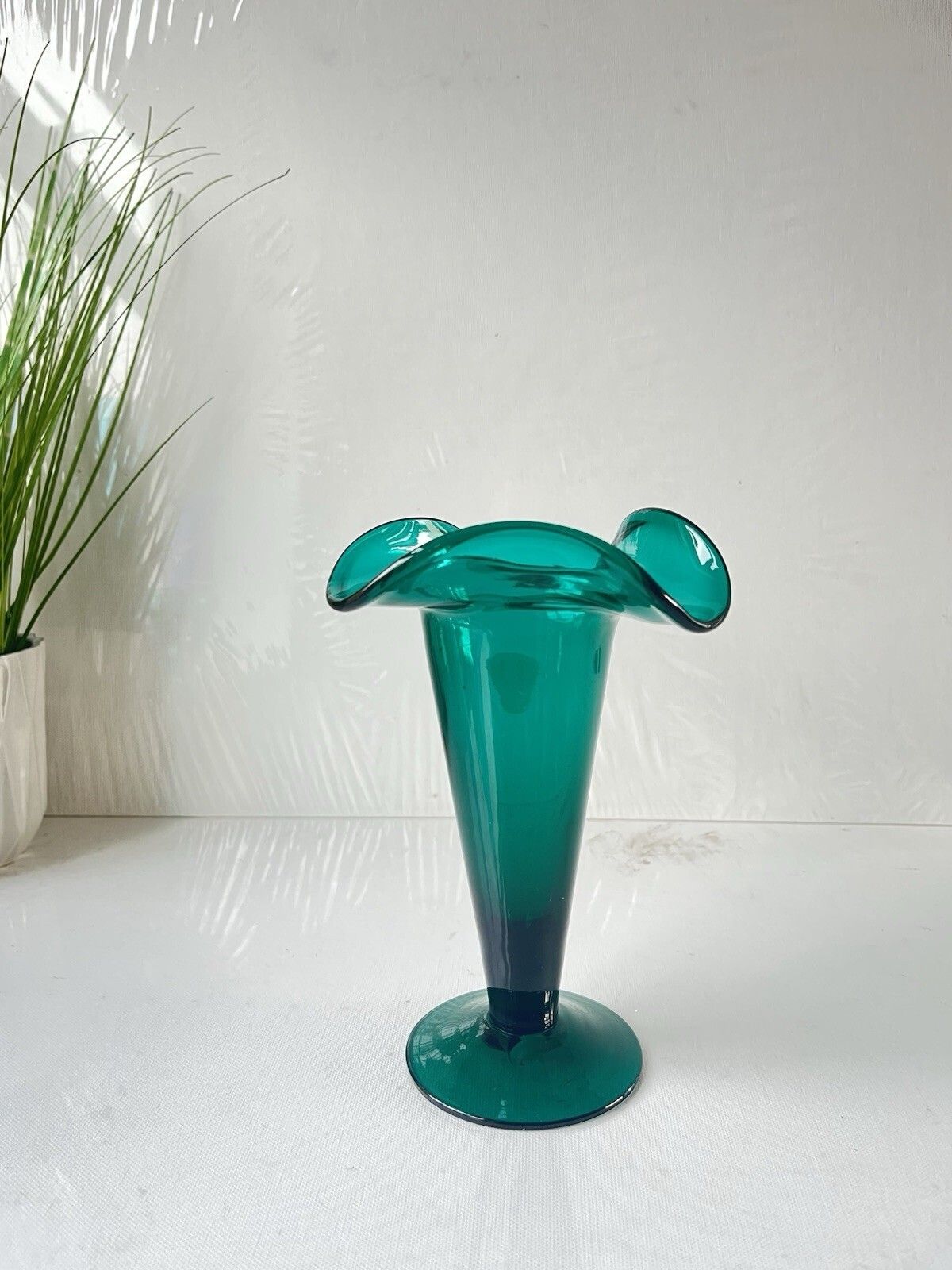 Gorgeous Antique 19th Century C1860 Bristol Green Glass Ruffled Rim Edge Vase photo buy