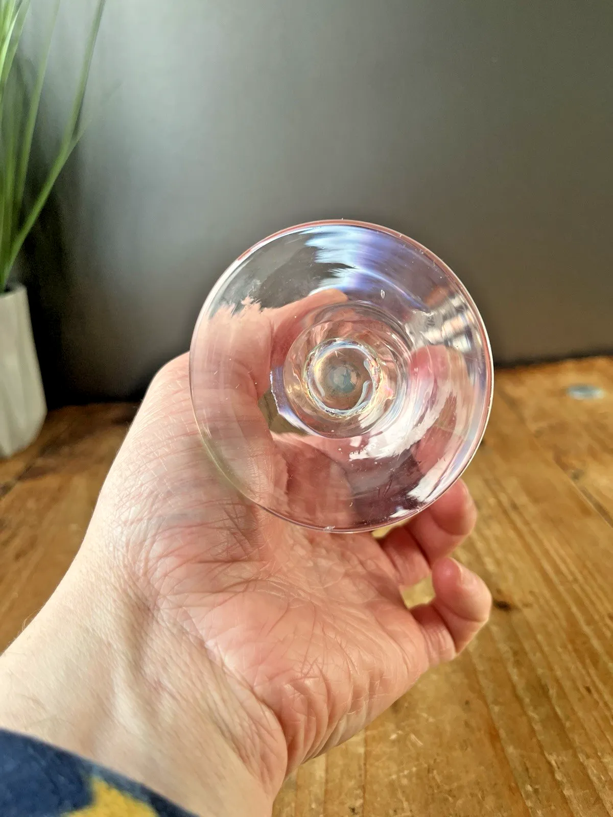 photo vinterior Antique English Victorian Cranberry Uranium Vaseline Glass Ruffled Rim Bud Vase