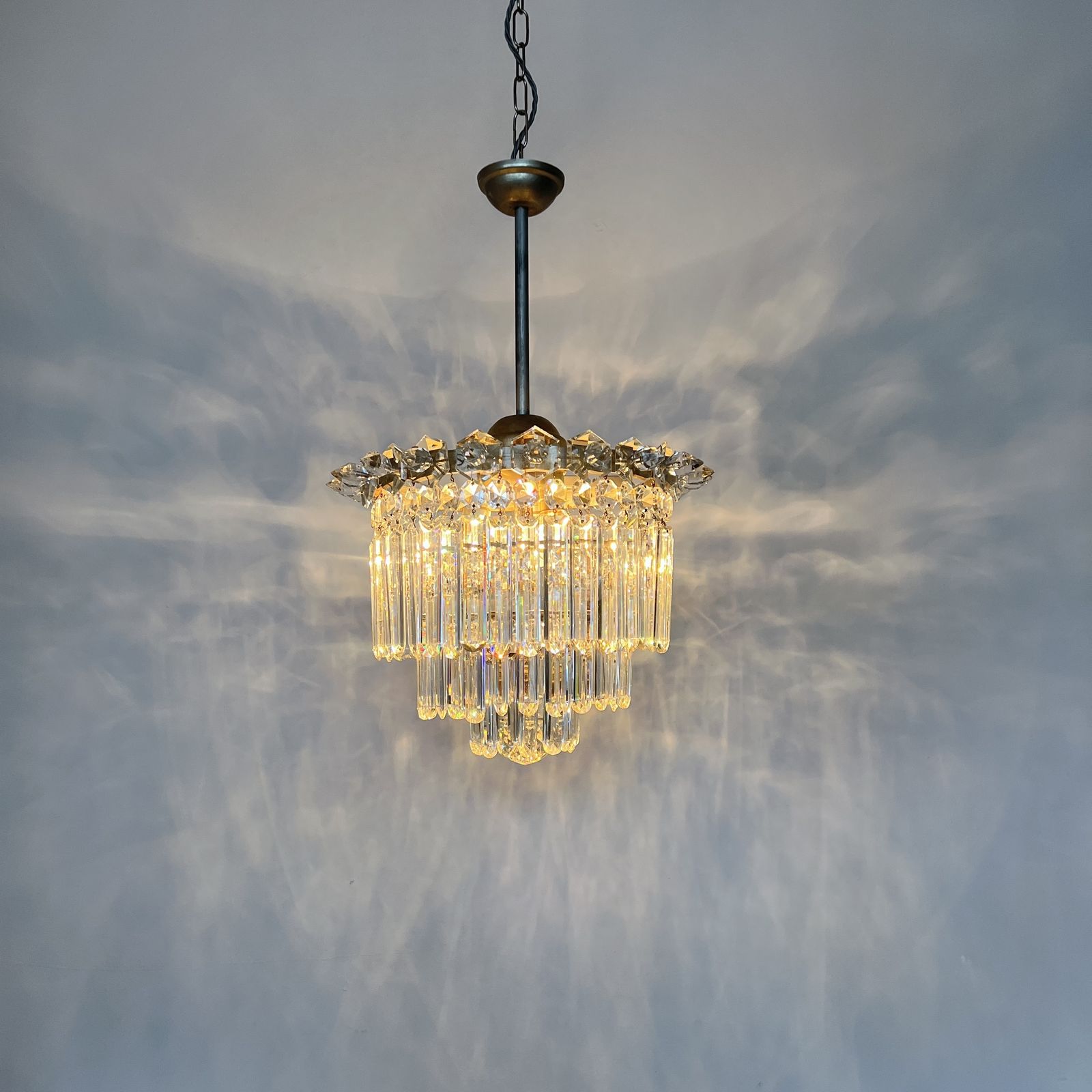 photo furniture Early 20th Century English Crystal Waterfall Chandelier